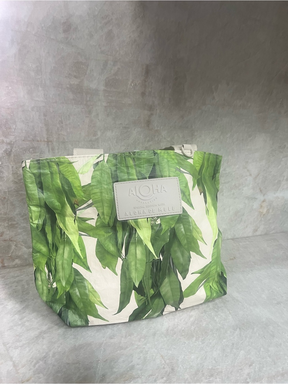 ALOHA Collection Green Leaf Print Tote